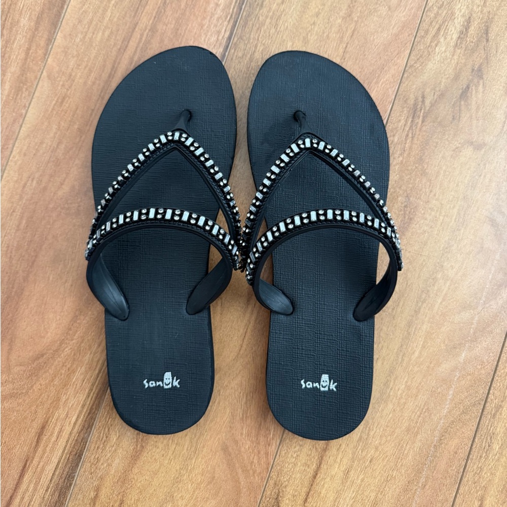 Sanuk women’s sandals